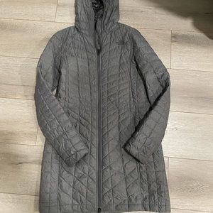 The North Face Grey Quilted Winter Jacket sz S